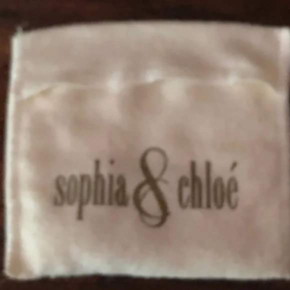 Sophia & Chloe Keep Calm & Carry On Necklace - Picture 6 of 6